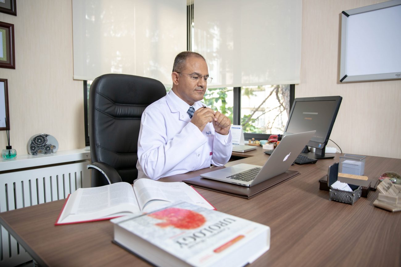 Uroloji Uzmani Prof Dr Sinan Ekici Klinigi 11111 1300x866 1