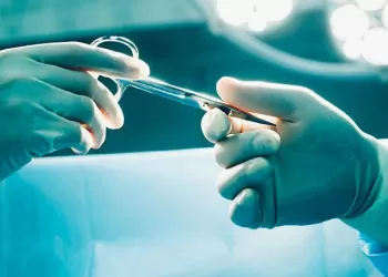 Vezikovajinal Fistül İçin Cerrahi Tedavi