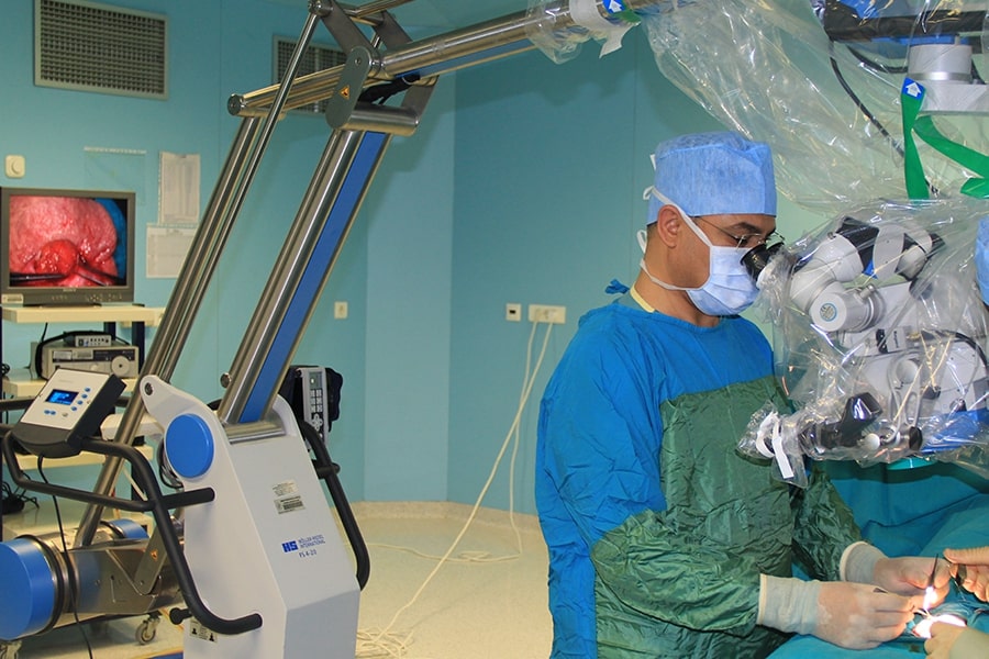 Varikosel Tedavisinde Mikrocerrahi Varikoselektomi