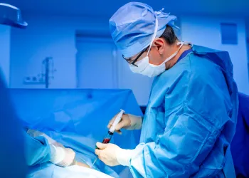 Fonksiyonel Ürolojide Kök Hücre Uygulamaları: Kayıp Fonksiyonları Geri Kazanmak