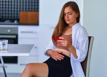 Sistit Geçmiyor: Antibiyotiğe Rağmen Neden Devam Eder?